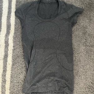 Lululemon Swiftly Tech Tee size 4 Gray